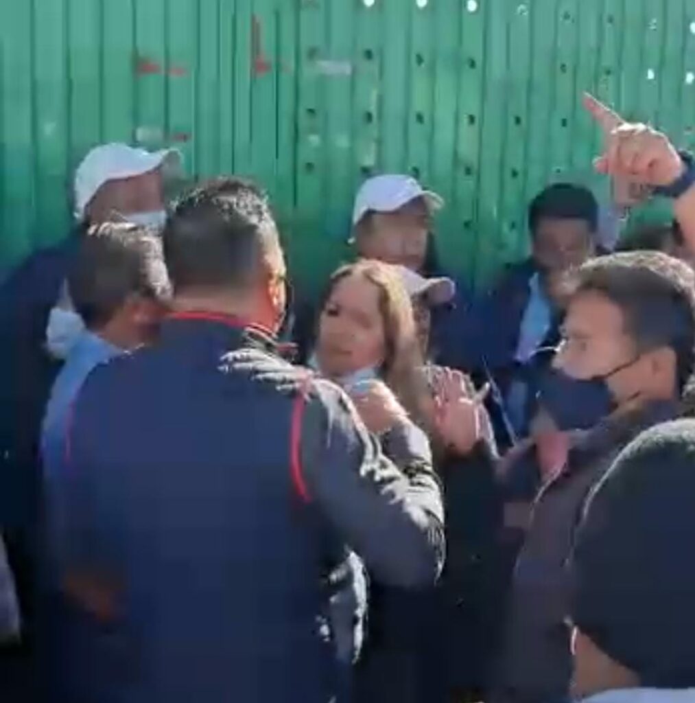 Transportistas rompen bloqueo a Semot