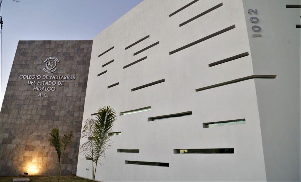 Renuncia Vega Guasco al Colegio de Notarios