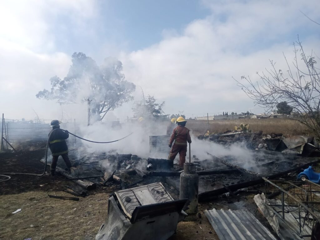 Incendio consume humilde vivienda