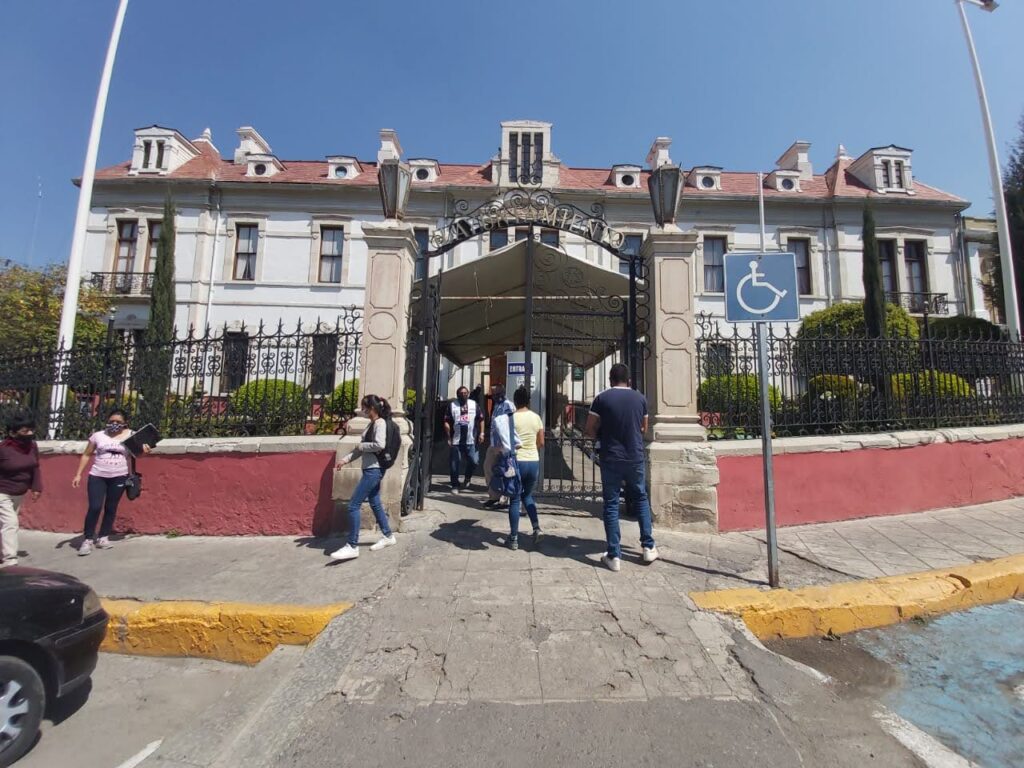 Otorgan licitación para surtir computadoras en Pachuca