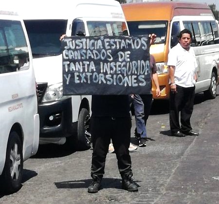 Bloqueos carreteros; exigen mayor seguridad