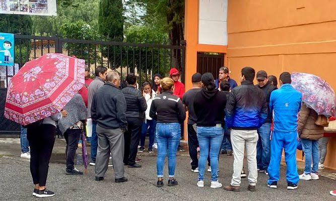 Exigen salida de directora en Tepeji