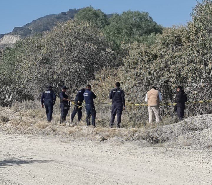 Hallan cuerpo a la orilla de una mina