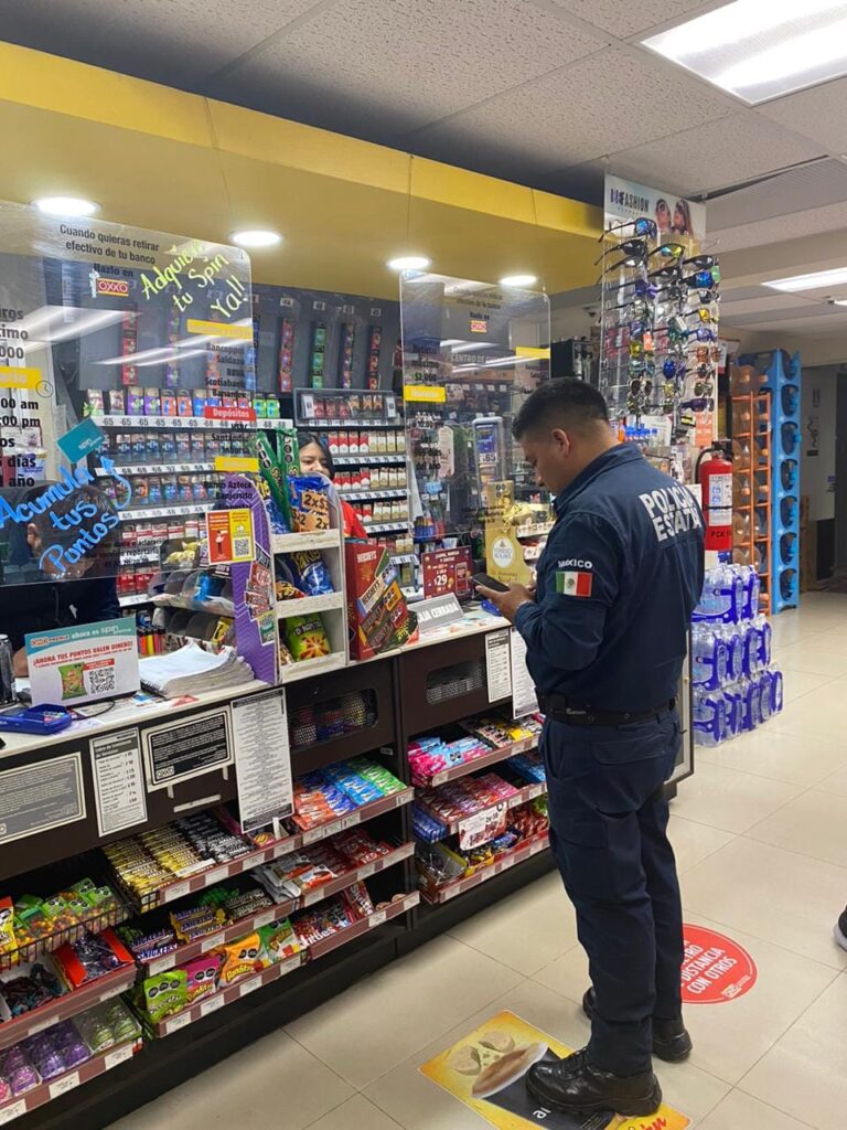 Delincuente roba un Oxxo