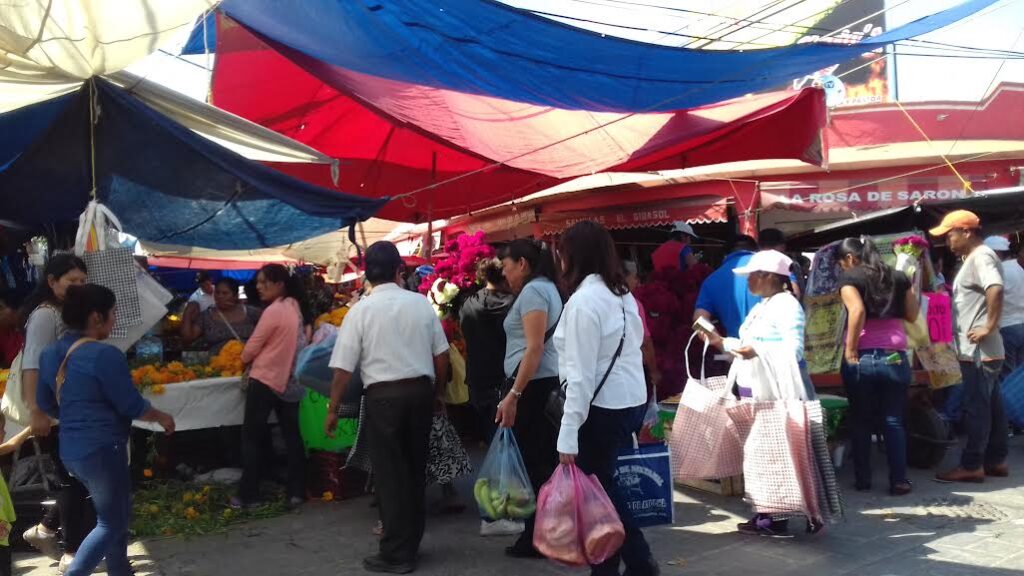 Tianguistas de Ixmiquilpan urgen cambio de dirigente