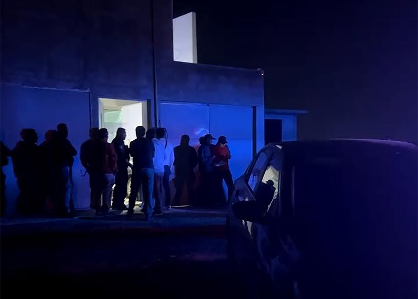 Desconocidos balean una casa