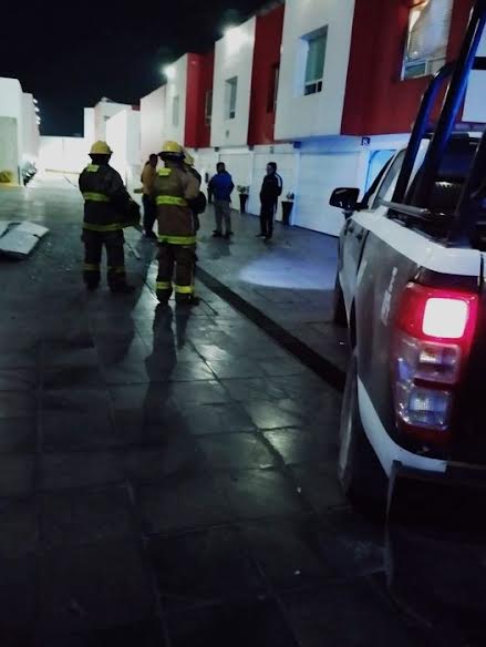 Explota vehículo dentro de hotel