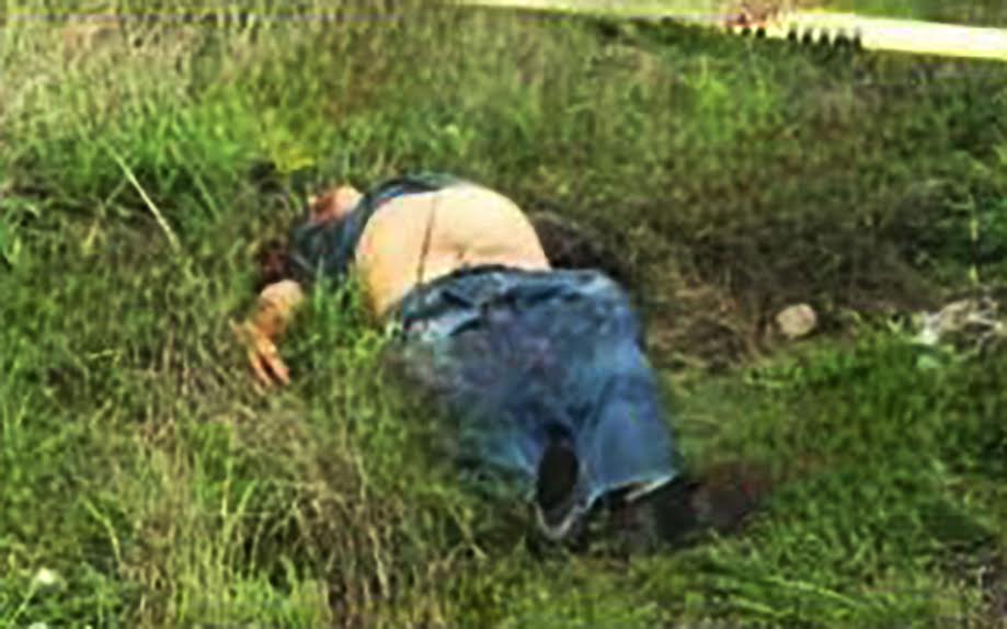Asesinan a un hombre a orilla de la carretera