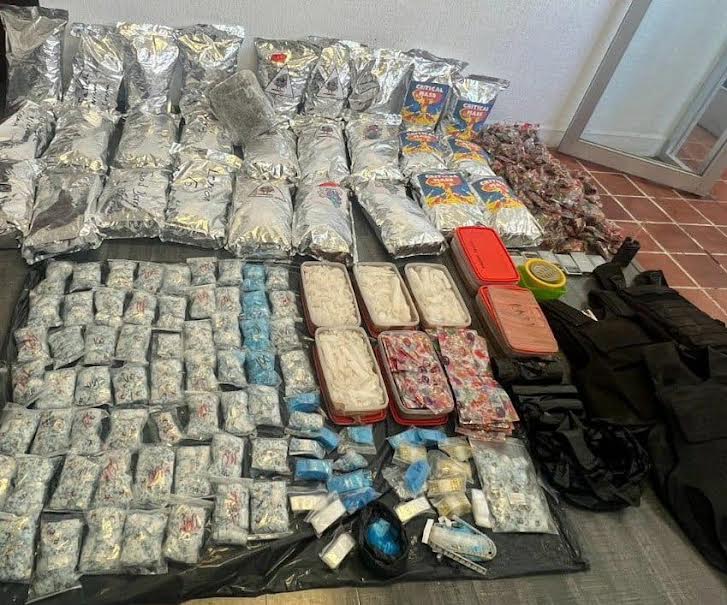 Detienen a 4 y aseguran 82 mil dosis de droga en Ixmiquilpan