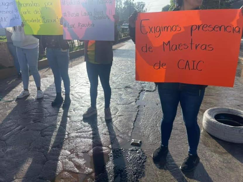 Bloquean carretera Ajacuba-Tetepango