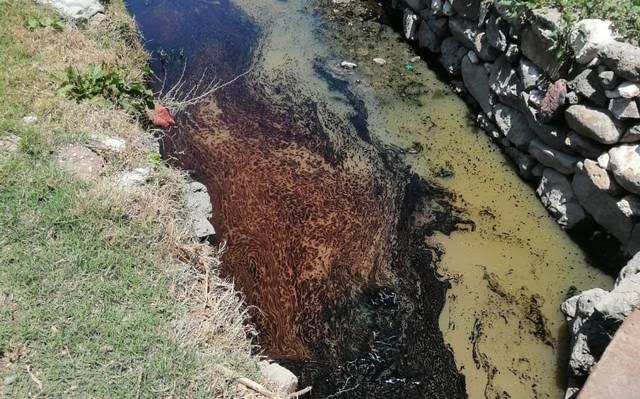 Derrame de combustible en otra toma clandestina