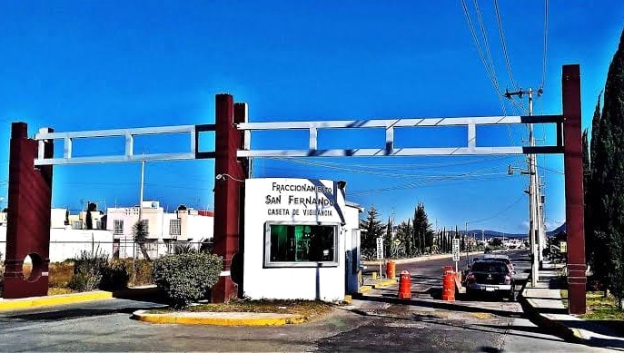 Disputan vecinos y constructora el agua potable en San Fernando