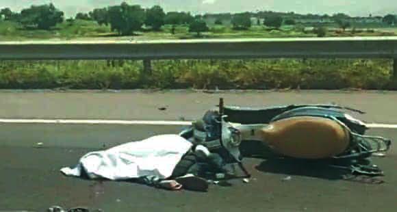 Estudiante muere al ser arrollada su moto