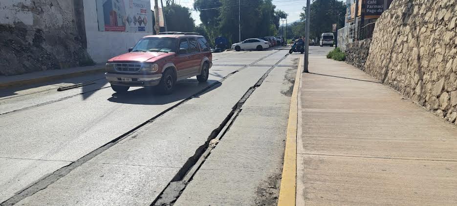 Exigen bacheo para zona centro de Tula