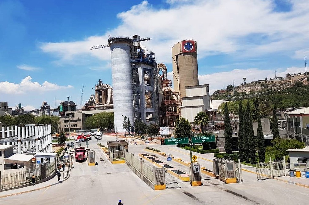 *La Cruz Azul