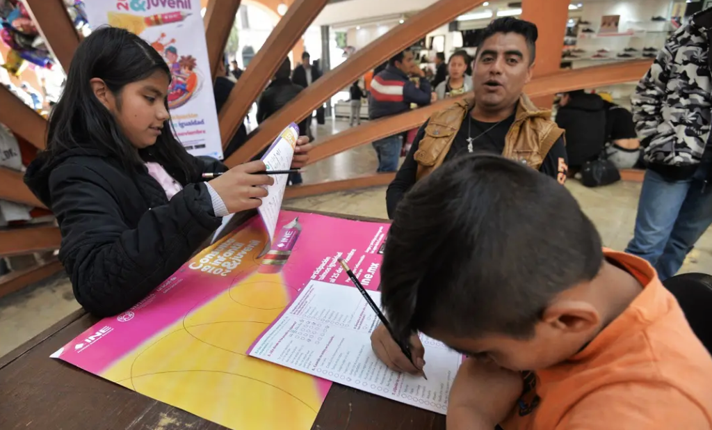 Consulta Infantil y Juvenil con boletas en lenguas indígenas