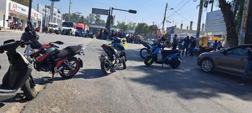 Bloqueo motociclista piden una prórroga para emplacar
