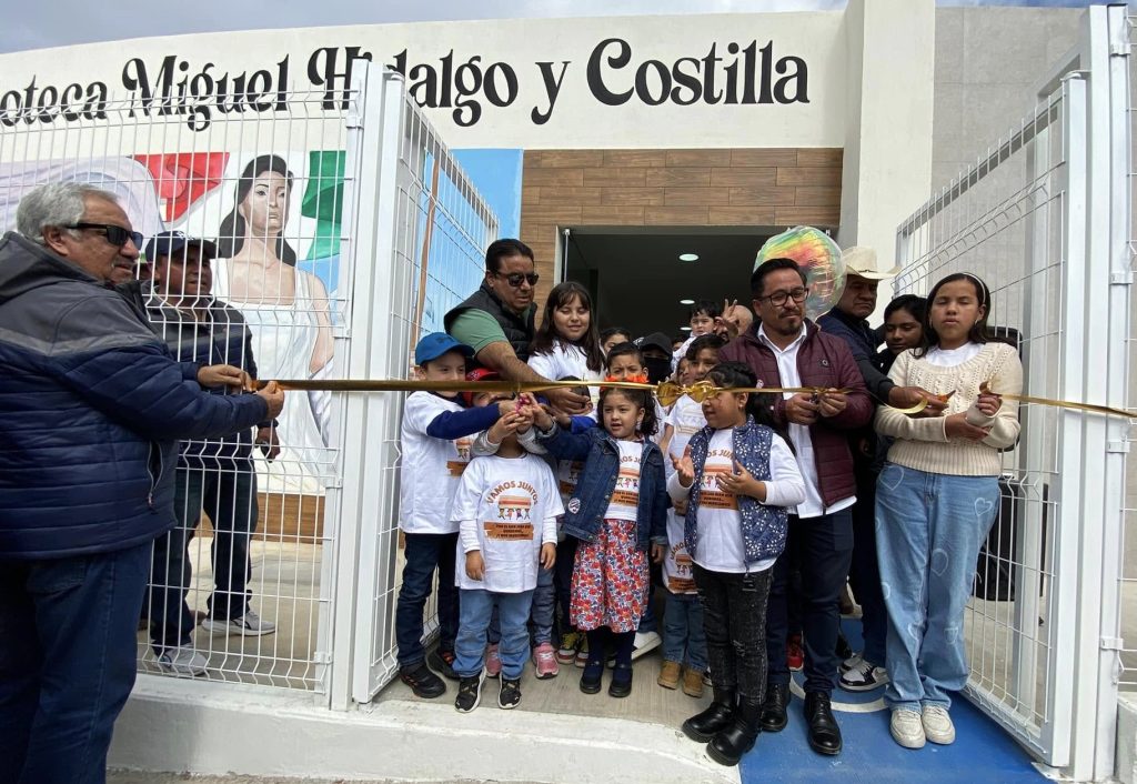 Con aportaciones abren biblioteca en Tizahuapan