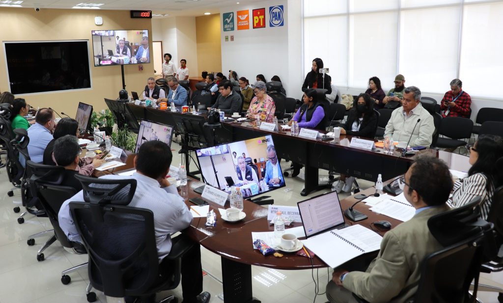 El INE proyecta modelo de boletas para elección del PJ