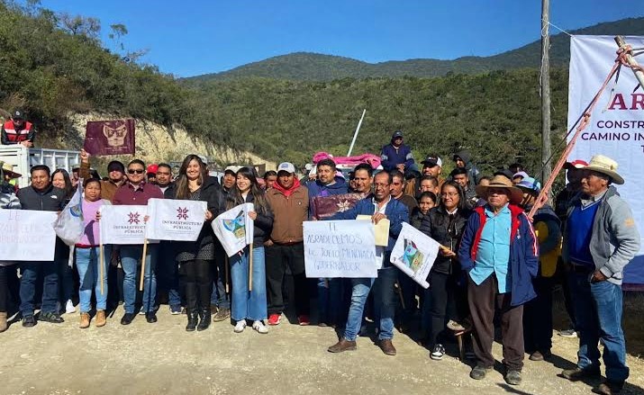 Gobierno construye vía intermunicipal