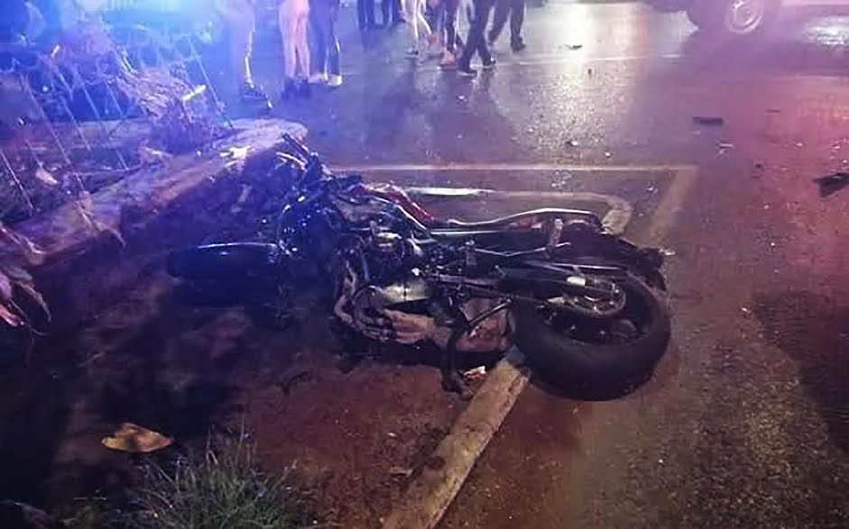 Trágico accidente deja un joven muerto y mujer grave