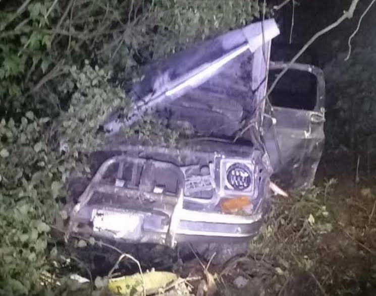 Unidad cayó a un barranco