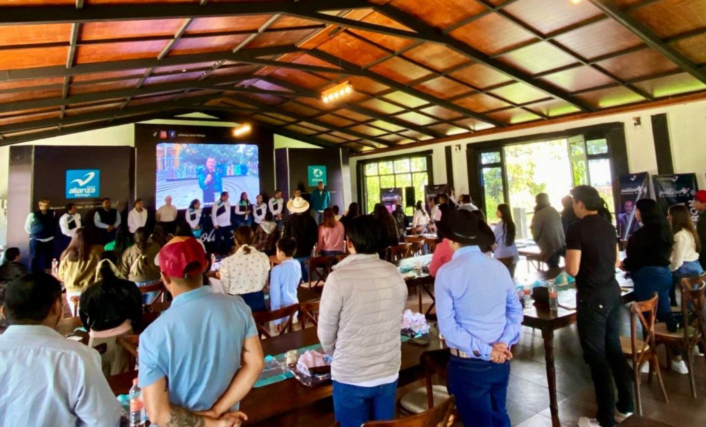 Encuentro de Nueva Alianza con líderes jóvenes