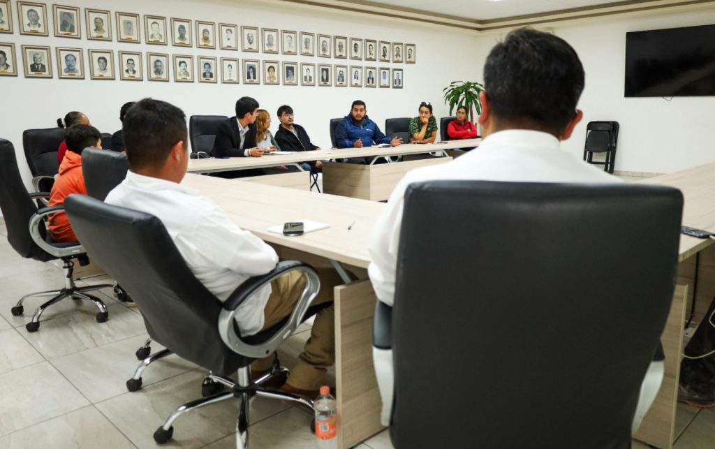 Dialogan comerciantes y alcaldía de Tlaxiaca