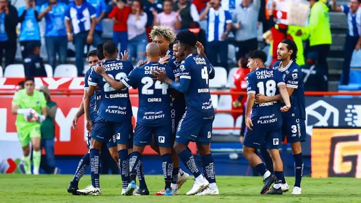Pachuca goleo 3-0 a Rayados