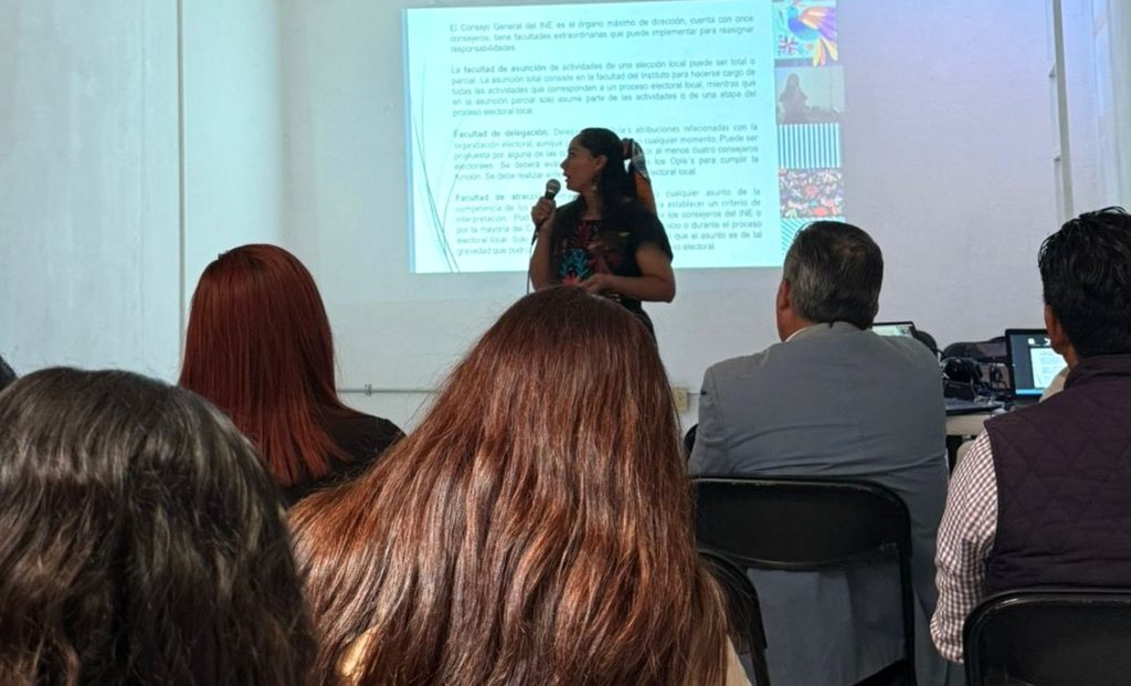 Defensora del TEEH en el diplomado sobre derechos