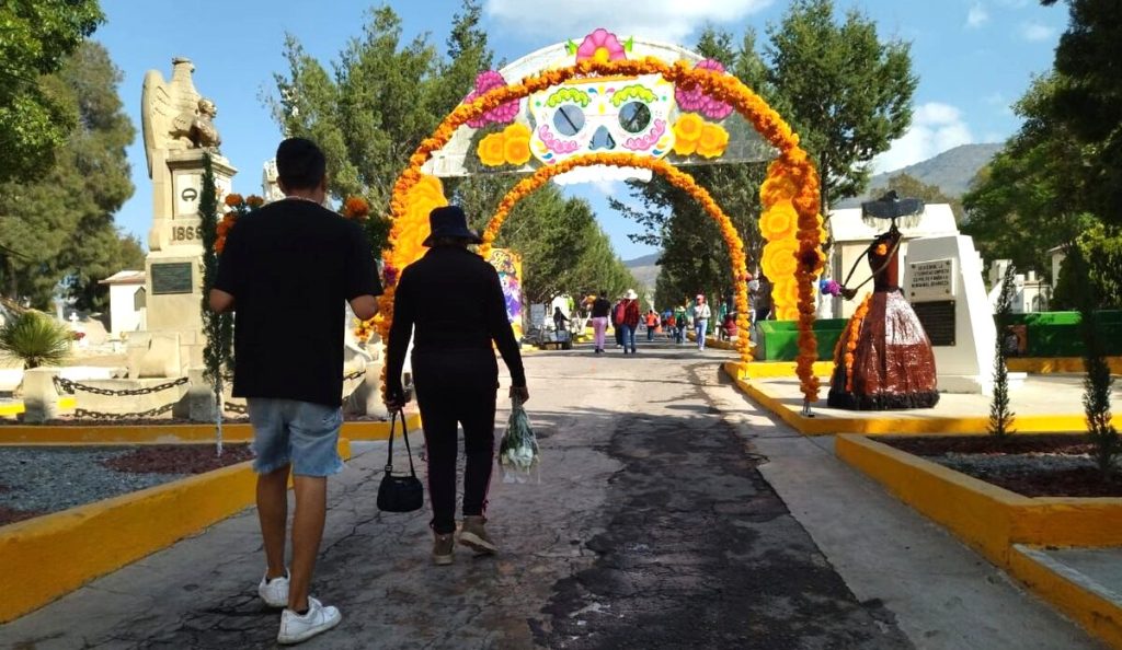 Esperan 25 mil visitantes en el panteón de Pachuca