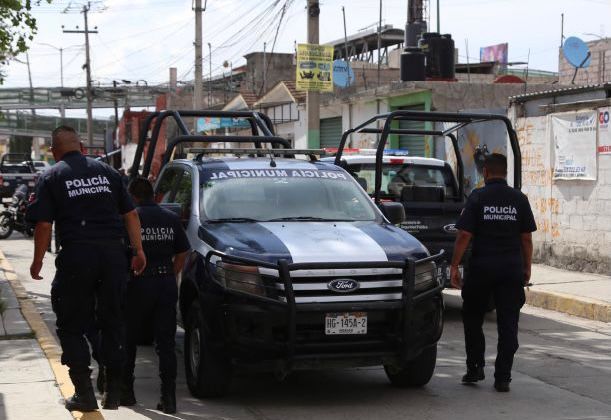 Roban tarjetas de débito y crédito a personas mayores