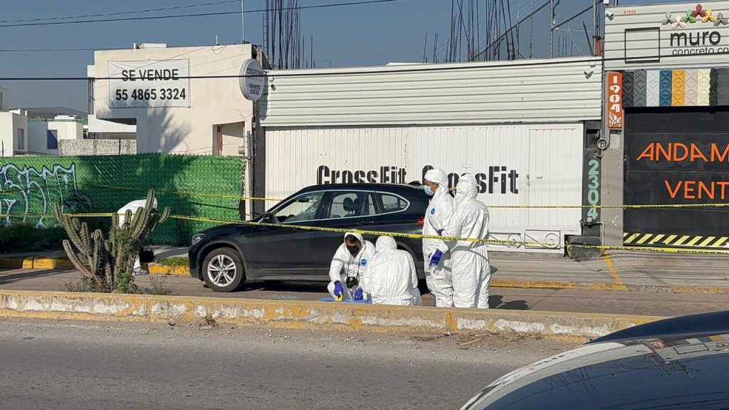 Ejecutan a hombre dentro de su camioneta