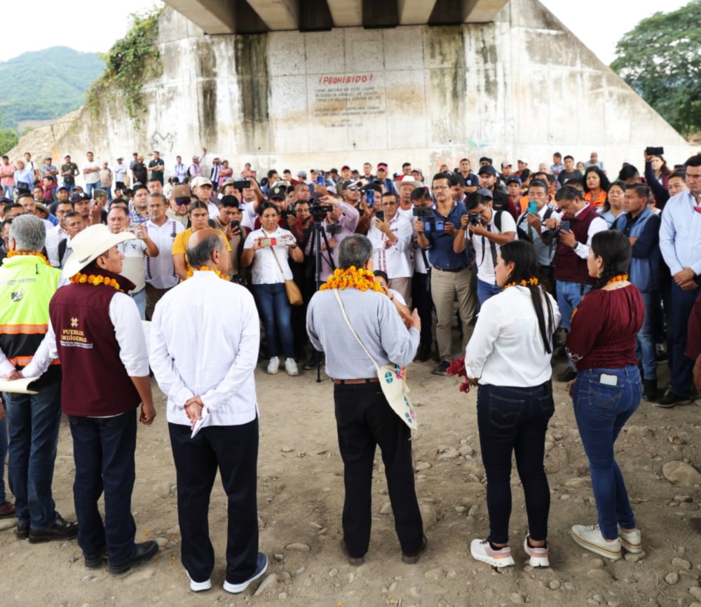 Supervisa Menchaca atención integral a damnificados en la Huasteca