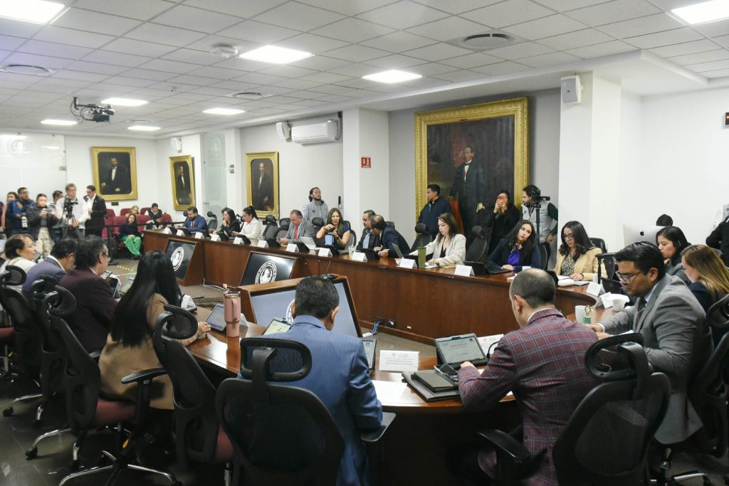 Consideran diputados exagerado el presupuesto de 652 millones al IEEH