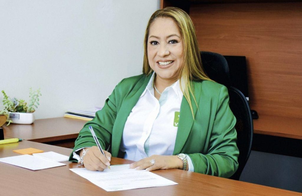 Contraloría del Congreso indaga a diputada Cruz M.