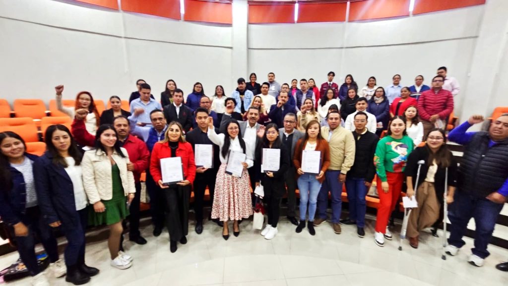 Ingresan al servicio 49 nuevos docentes