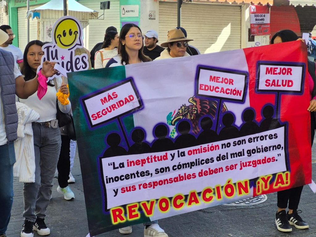 Marchan a favor de la Revocación de Mandato