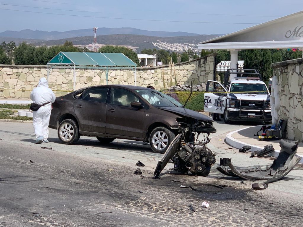 Muere conductor al chocar su vehículo