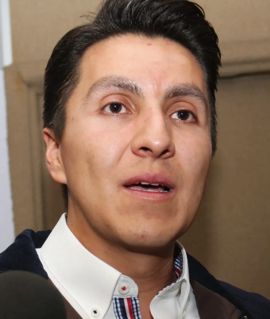 *César M, bocarriba…