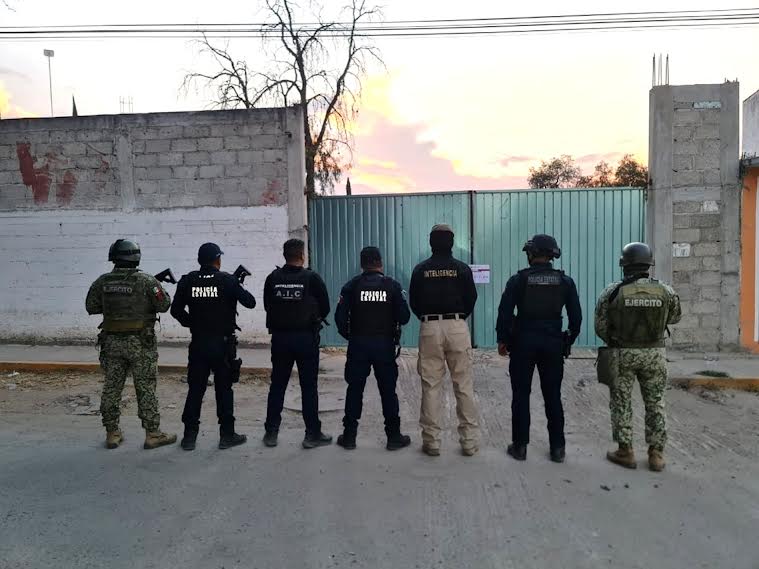 Aseguran “corralón” de transporte robado