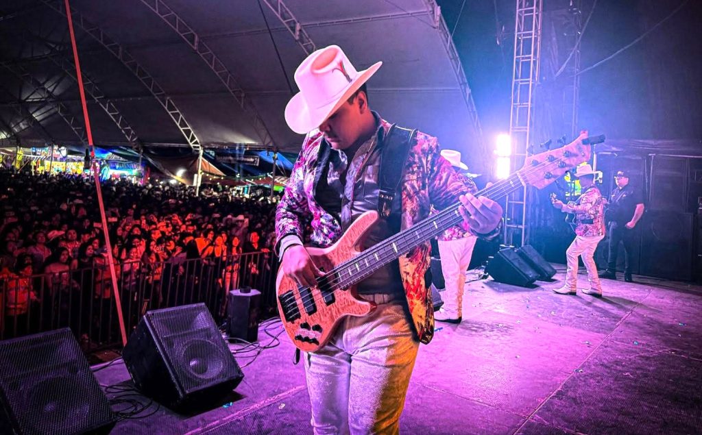 Éxito en el Teatro del Pueblo en la Feria de Nochebuena
