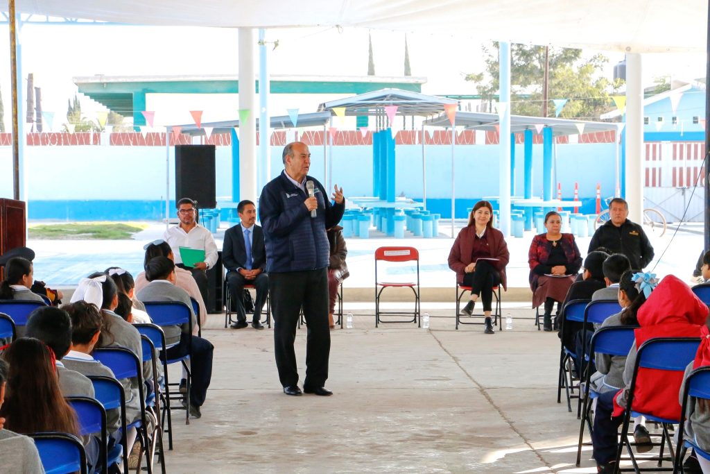 Inauguran techumbre en la primaria Revolución