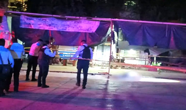 Balacera en base de combis deja un muerto y tres heridos