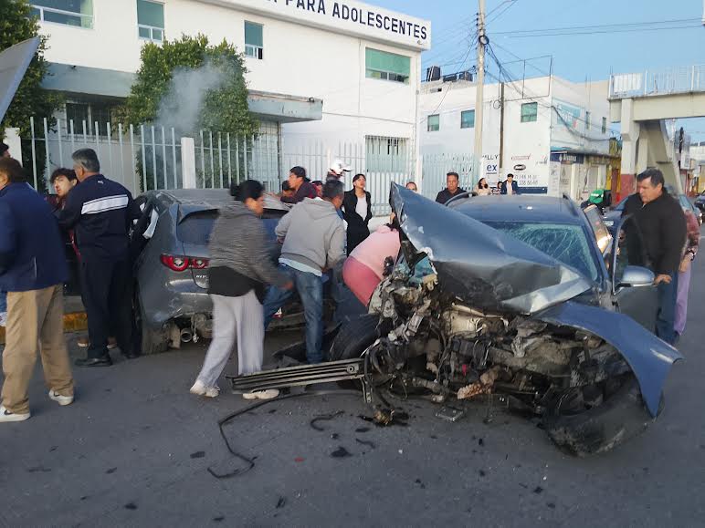 Accidente vehicular deja siete lesionados