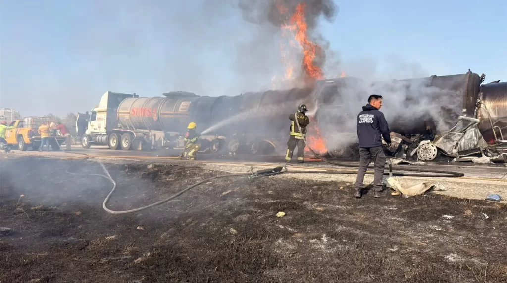 Colisión entre tráileres; cierre total del Arco Norte