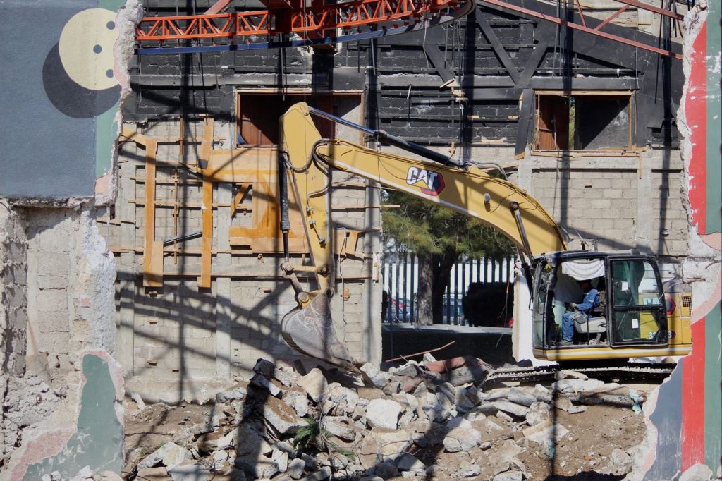 Retiran techumbre del Salón de Plenos