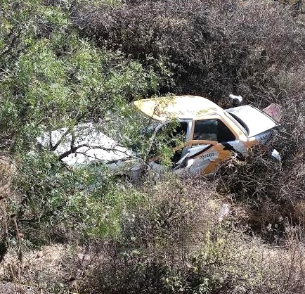 Taxista muere al caer a barranco