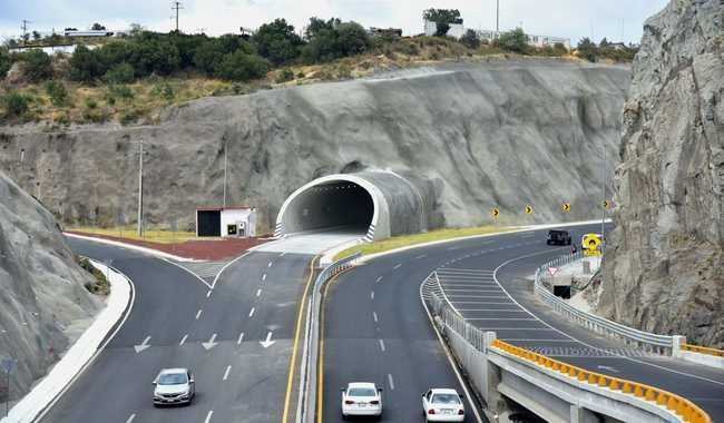 Cierres carreteros en Real del Monte