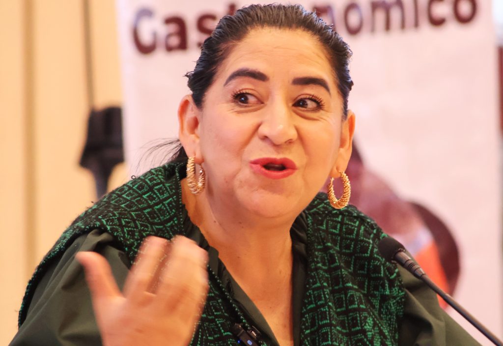 Defiende Secturh gasto en feria del Adulto Mayor